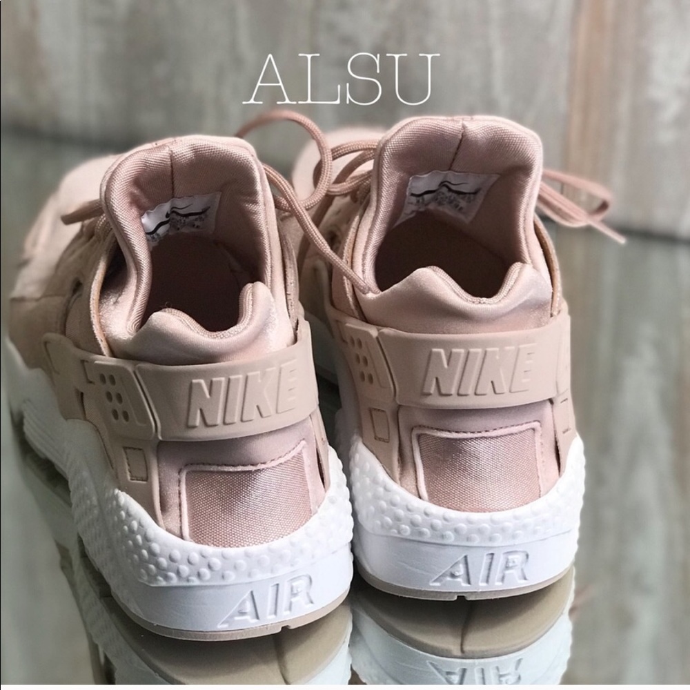 Nike Huarache Run Particle Beige Peach W AUTHENTIC - Picture 4 of 8